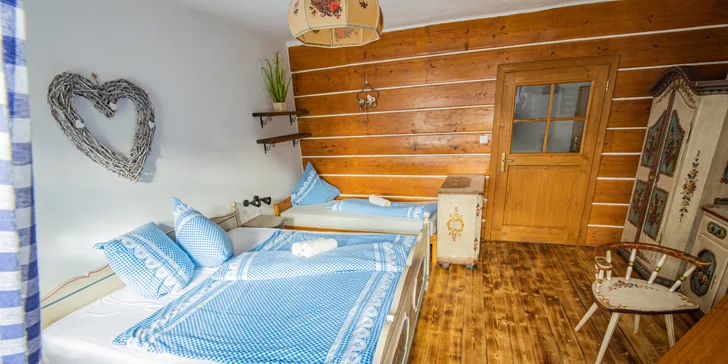 Pobyt v pravej šumavskej drevenici pre pár aj rodinu: raňajky alebo polpenzia