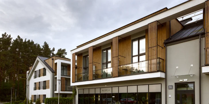 Dovolenka pri Balte pre páry aj rodiny: moderný rezort s wellness, bazénom a stravou, 5 min. od pláže