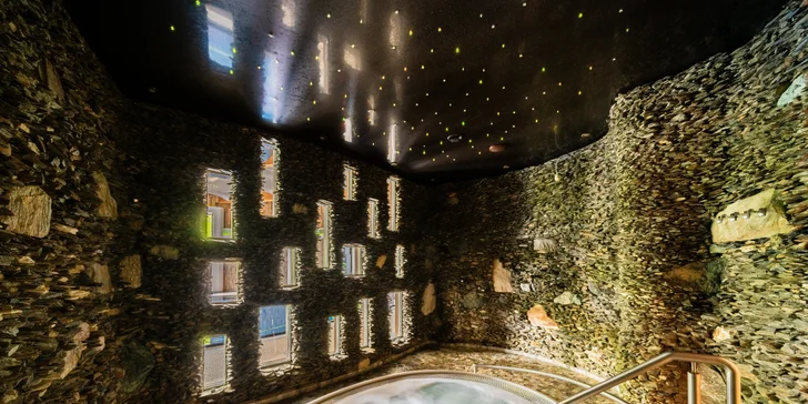 4* rodinný hotel s termálnymi kúpeľmi: polpenzia, detské ihrisko aj herňa, 300 m od pláže