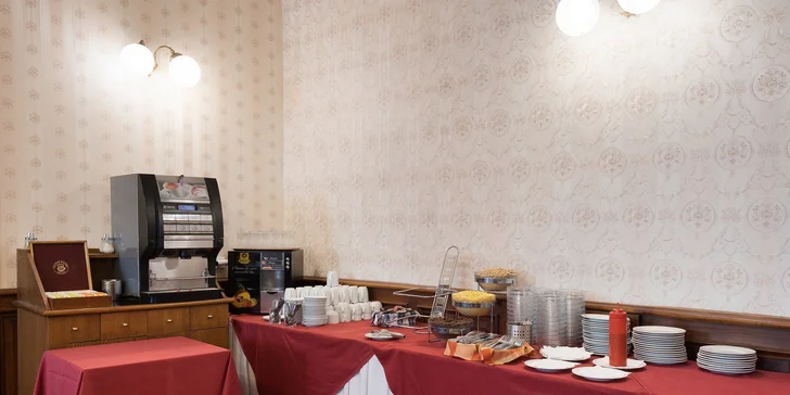 Pobyt v Telči v hoteli na námestí: všedné dni aj víkendy, polpenzia, víno aj káva