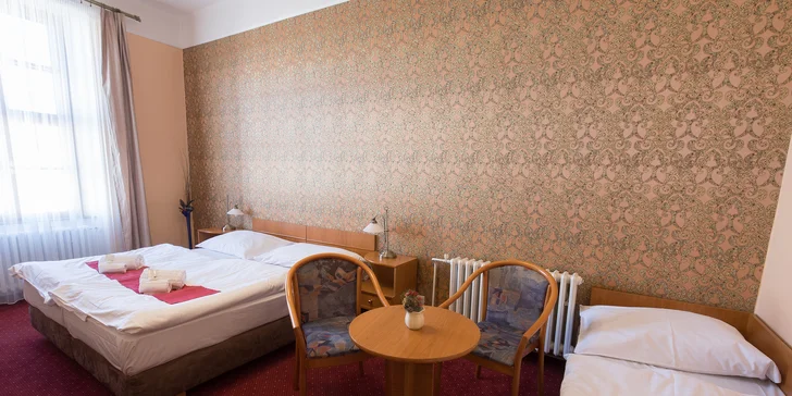 Pobyt v Telči v hoteli na námestí: všedné dni aj víkendy, polpenzia, víno aj káva