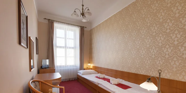 Pobyt v Telči v hoteli na námestí: všedné dni aj víkendy, polpenzia, víno aj káva
