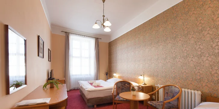 Pobyt v Telči v hoteli na námestí: všedné dni aj víkendy, polpenzia, víno aj káva