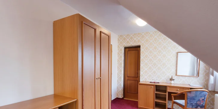 Pobyt v Telči v hoteli na námestí: všedné dni aj víkendy, polpenzia, víno aj káva