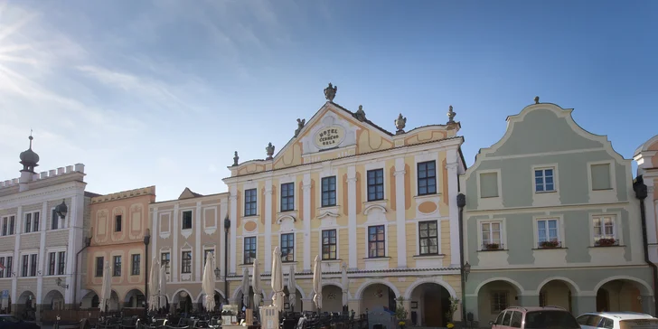 Pobyt v Telči v hoteli na námestí: všedné dni aj víkendy, polpenzia, víno aj káva