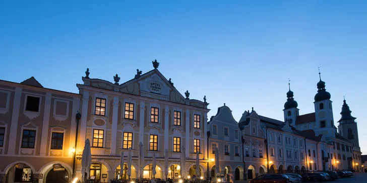 Pobyt v Telči v hoteli na námestí: všedné dni aj víkendy, polpenzia, víno aj káva