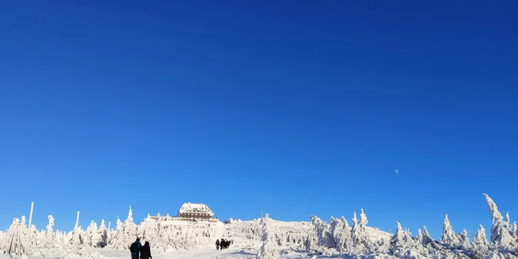 Aktívny pobyt v Krkonošiach: polpenzia, wellness aj romantický balíček s masážou