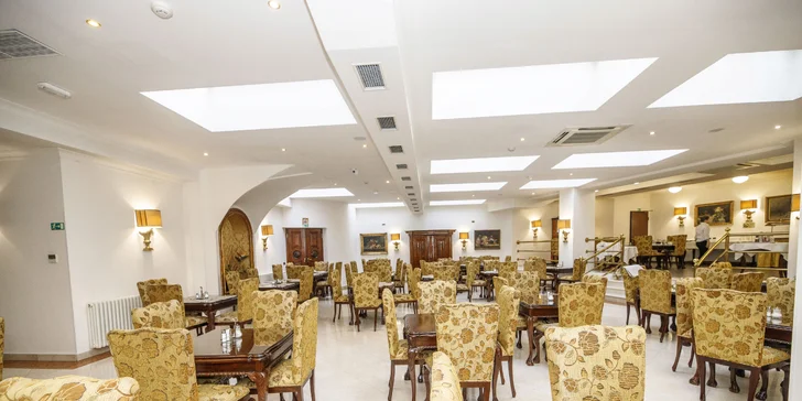 Oddychový pobyt pre dvoch v Starom Meste: 4* ubytovanie s raňajkami a prechádzky Prahou