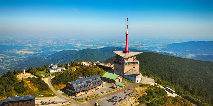 Pobyt priamo na vrchole Lysé hory: horská chata s polpenziou