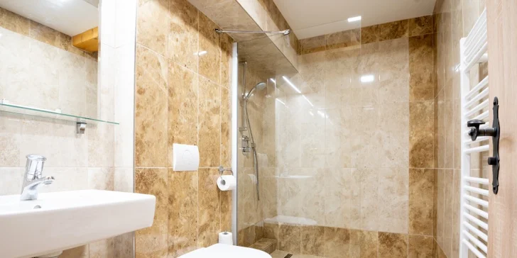 Pobyt priamo na vrchole Lysé hory: horská chata s polpenziou