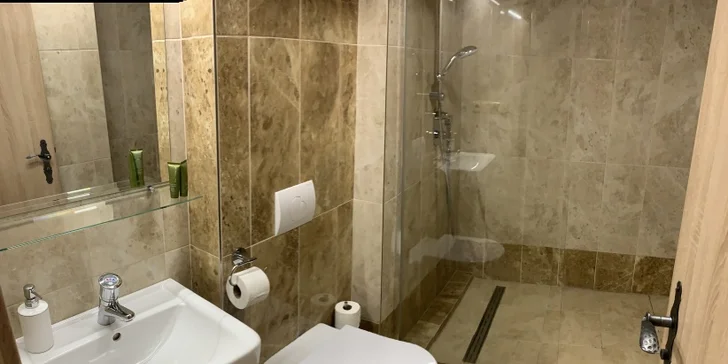 Pobyt priamo na vrchole Lysé hory: horská chata s polpenziou