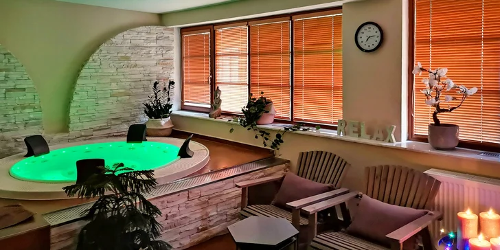 Spoznajte krásy Českého Krumlova: pobyt s hodinou vo vírivke, ideálny pre pár aj celú rodinu