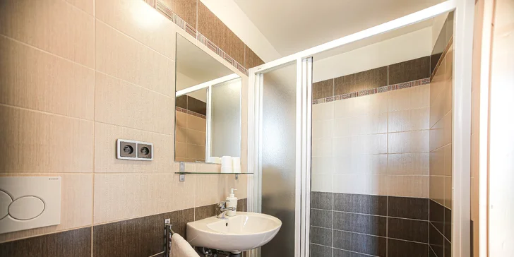 Spoznajte krásy Českého Krumlova: pobyt s hodinou vo vírivke, ideálny pre pár aj celú rodinu