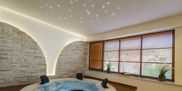 Spoznajte krásy Českého Krumlova: pobyt s hodinou vo vírivke, ideálny pre pár aj celú rodinu