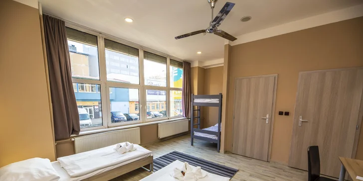 Hostel v pražských Holešoviciach, vrátane bufetových raňajok, bazéna a sauny