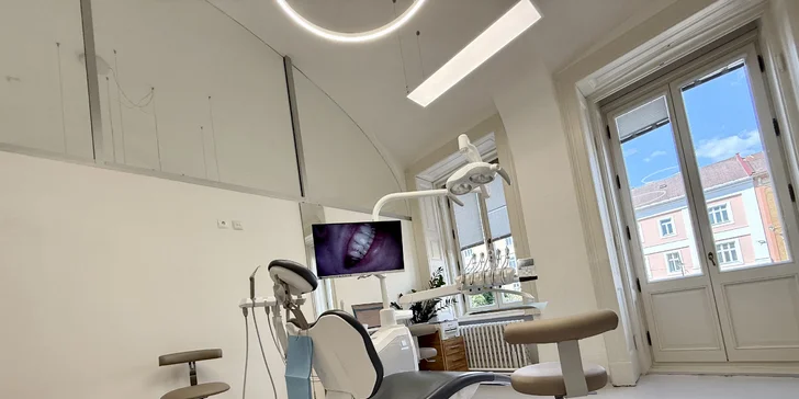 Dentálna hygiena, bielenie zubov alebo štýlový zubný šperk