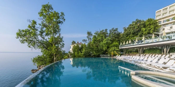 Chorvátska Opatija: 3* hotel priamo na promenáde, polpenzia, infinity bazén