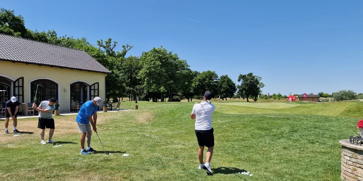 Intenzívny golfový kurz v Apex golf club v Báči pod vedením Lukáša Pullmana
