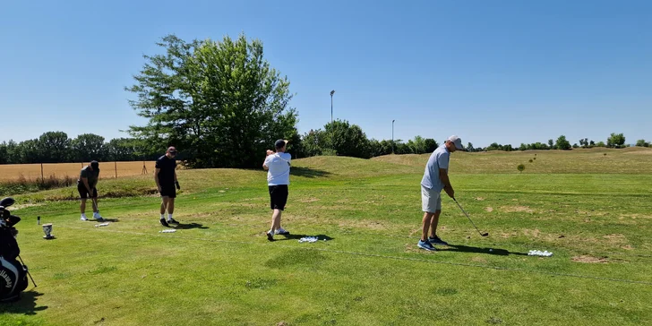 Intenzívny golfový kurz v Apex golf club v Báči pod vedením Lukáša Pullmana