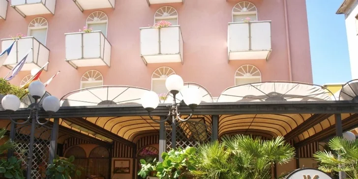 Dovolenka v Rimini: 4 * hotel pri pláži, raňajky alebo až plná penzia +, animačný program