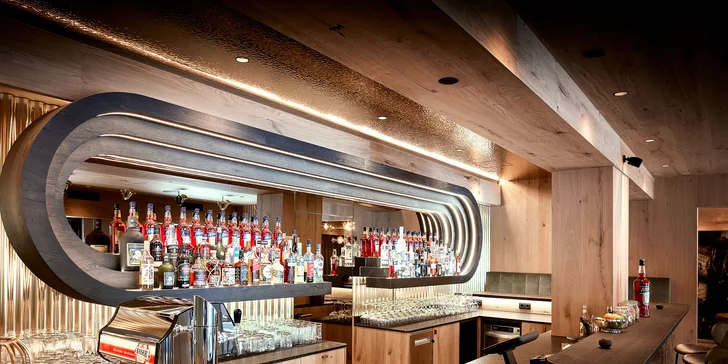 Zima v Tirolsku: 270 km zjazdoviek a zdarma skibus, božský wellness a polpenzia