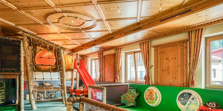 Zima v Tirolsku: 270 km zjazdoviek a zdarma skibus, božský wellness a polpenzia