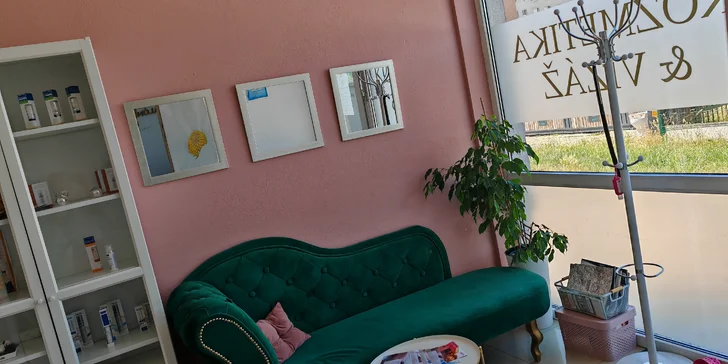Hollywood peel: Karbónový peeling pre krásny, rozžiarený a jednotný tón pleti