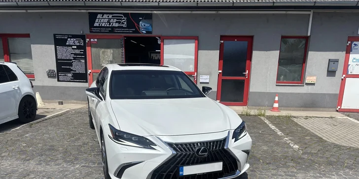 Detailné čistenie exteriéru a interiéru aj tepovanie vozidla