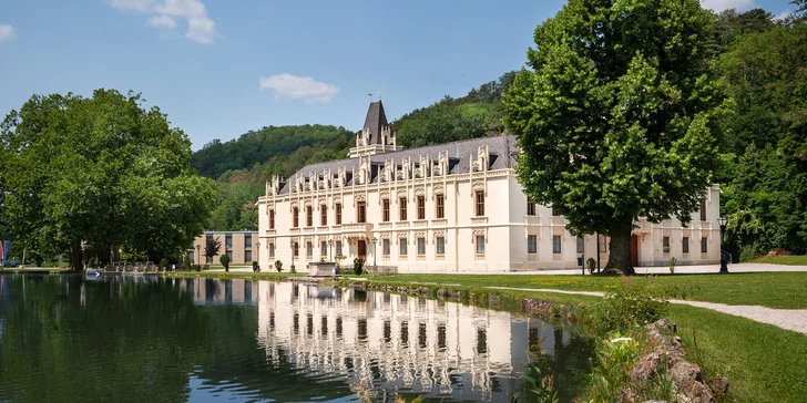 Gutensteinské Alpy: 4* zámocký hotel s raňajkami či polpenziou a wellness o rozlohe 400 m²