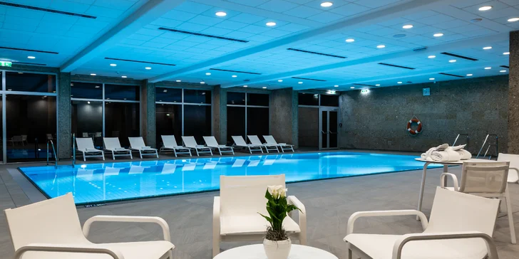 Gutensteinské Alpy: 4* zámocký hotel s raňajkami či polpenziou a wellness o rozlohe 400 m²