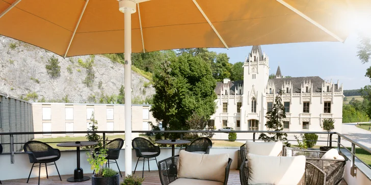Gutensteinské Alpy: 4* zámocký hotel s raňajkami či polpenziou a wellness o rozlohe 400 m²