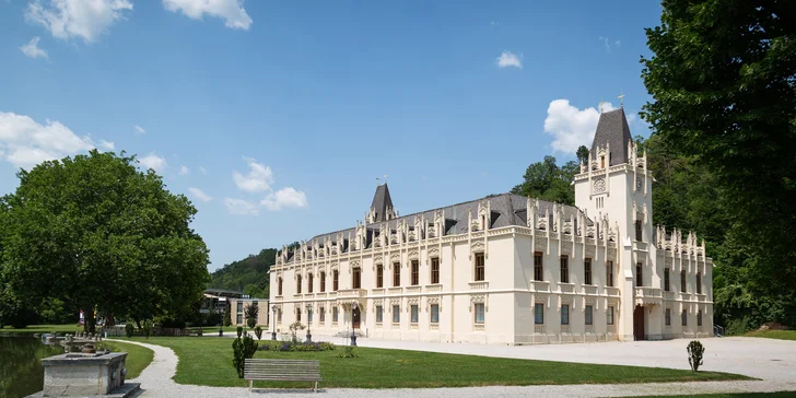 Gutensteinské Alpy: 4* zámocký hotel s raňajkami či polpenziou a wellness o rozlohe 400 m²