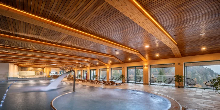 Vstupy do plaveckého bazéna s vírivkou alebo wellness centra v Hoteli Jason ****