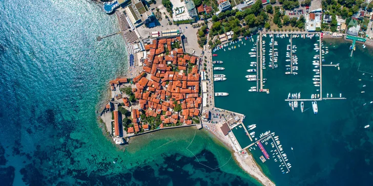 Dovolenka v Čiernej Hore: priestranné apartmány s výhľadom na more, výlety do múzea i aquaparku