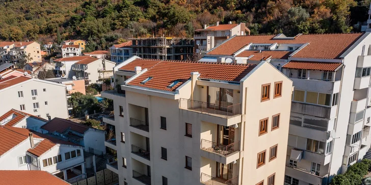 Dovolenka v Čiernej Hore: priestranné apartmány s výhľadom na more, výlety do múzea i aquaparku