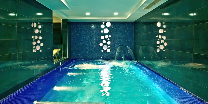 Pohodová dovolenka v Dalmácii: 4* hotel v prístave, raňajky, bazén, dieťa do 5,9 rokov zdarma