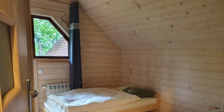 Pokojný hotel neďaleko Energylandie s raňajkami či polpenziou