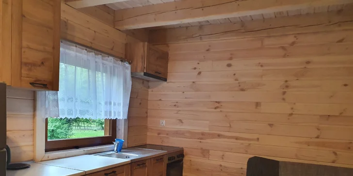 Pokojný hotel neďaleko Energylandie s raňajkami či polpenziou