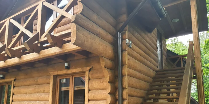 Pokojný hotel neďaleko Energylandie s raňajkami či polpenziou