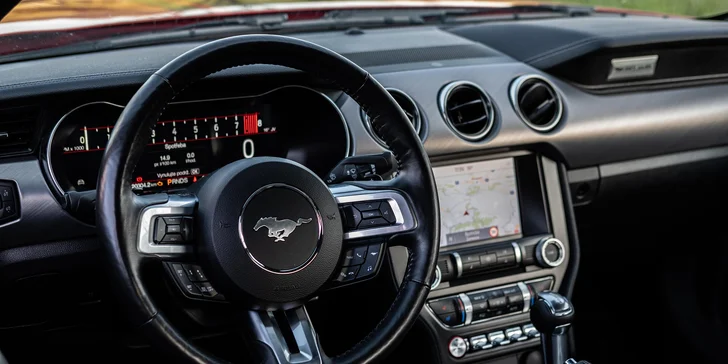 Legendárny FORD MUSTANG GT 5.0 V8: Jazda v premávke ako vodič alebo spolujazdec až v 3 mestách