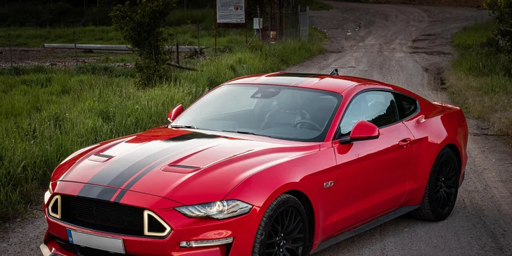 Legendárny FORD MUSTANG GT 5.0 V8: Jazda v premávke ako vodič alebo spolujazdec až v 3 mestách