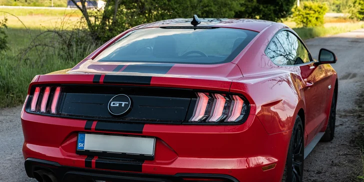 Legendárny FORD MUSTANG GT 5.0 V8: Jazda v premávke ako vodič alebo spolujazdec až v 3 mestách