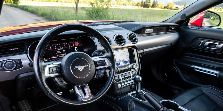 Legendárny FORD MUSTANG GT 5.0 V8: Jazda v premávke ako vodič alebo spolujazdec až v 3 mestách