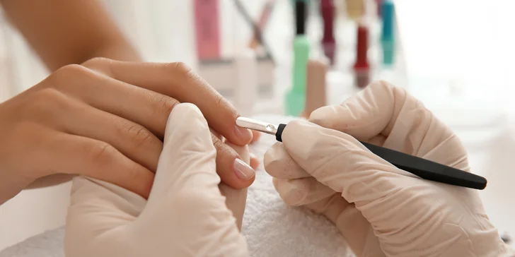 Suchá manikúra, gél lak alebo nové gélové nechty