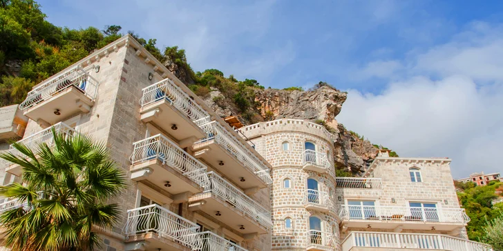 Dovolenka v Čiernej Hore: apartmány s bazénom cca 150 m od pláže