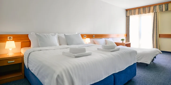 Crikvenická riviéra: hotel blízko pláží, polpenzia vrátane nápojov
