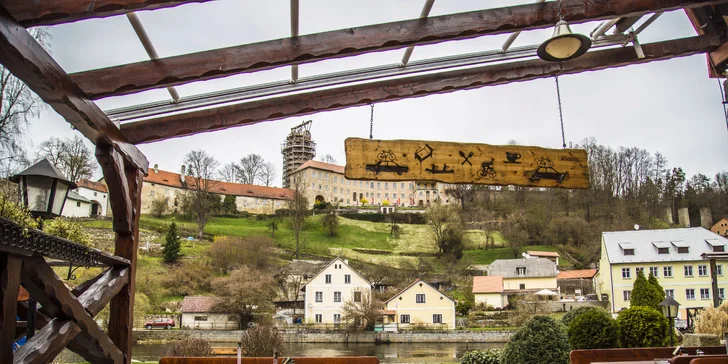 Romantika alebo rodinná pohoda v Rožmberku: jedlo, privátny wellness aj prehliadka pivovaru