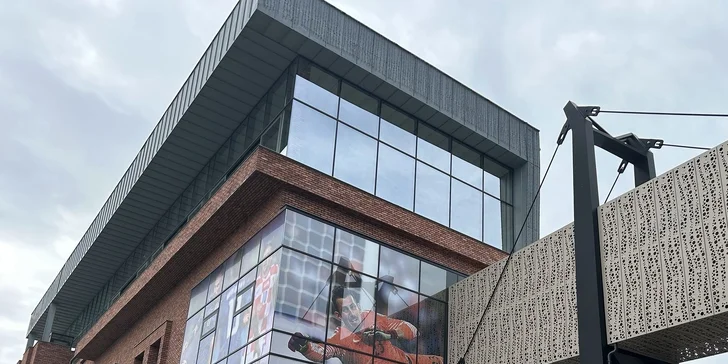 Letná dovolenka ako z katalógu: Slnečné jazerá a hotel s vlastnou plážou, krytým bazénom aj polpenziou