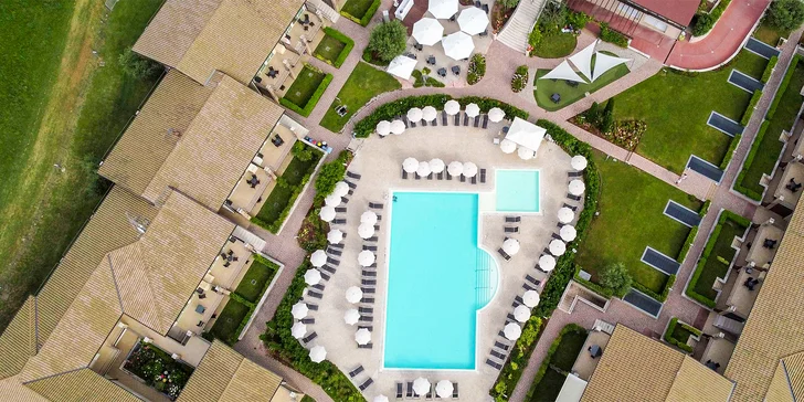 Dovolenka pri Lago di Garda: hotel s výhľadom na jazero, raňajky aj vonkajší bazén