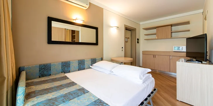 Dovolenka pri Lago di Garda: hotel s výhľadom na jazero, raňajky aj vonkajší bazén